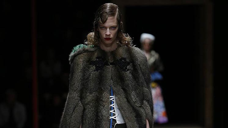 Prada припиняє використовувати натуральне хутро у своїй продукції Prada припиняє використовувати натуральне хутро у своїй продукції
