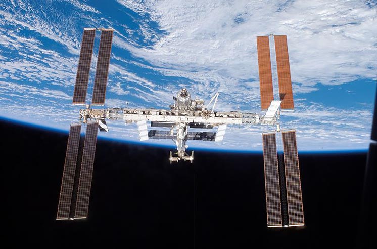 Космос-2030: орбітальні фабрики, верфі та кінець туризму Космос-2030: орбітальні фабрики, верфі та кінець туризму