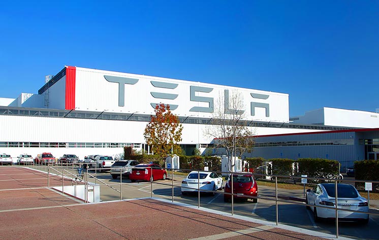 У секретній лабораторії Tesla створюють суперакумулятор