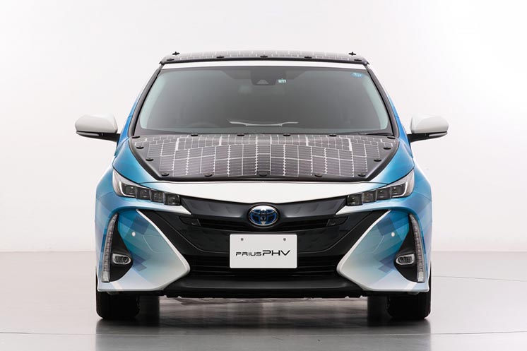 Toyota тестує Prius з сонячними батареями Toyota тестує Prius з сонячними батареями