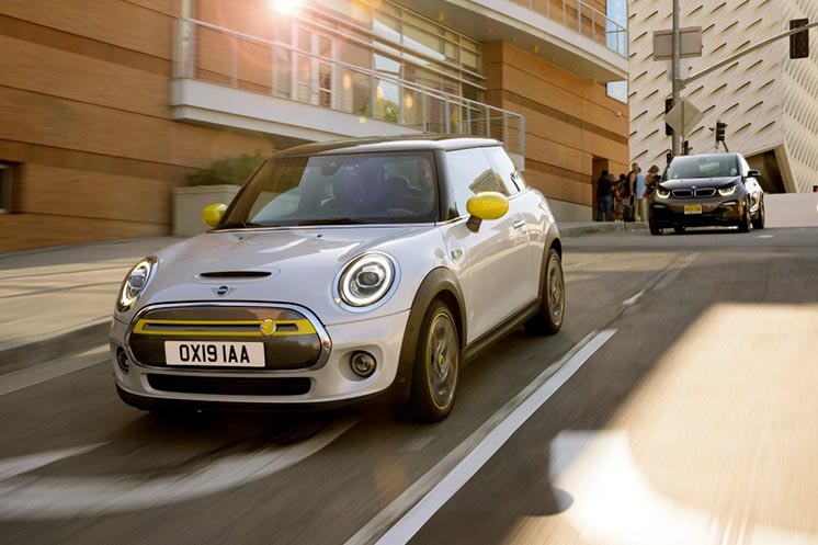 BMW офіційно представила електричний Mini Cooper BMW офіційно представила електричний Mini Cooper
