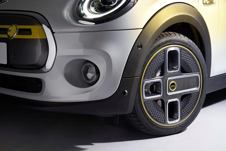 BMW офіційно представила електричний Mini Cooper BMW офіційно представила електричний Mini Cooper