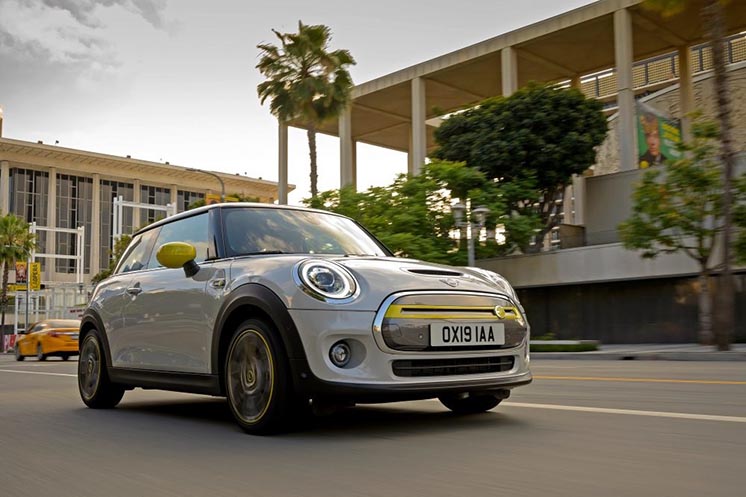 BMW офіційно представила електричний Mini Cooper BMW офіційно представила електричний Mini Cooper