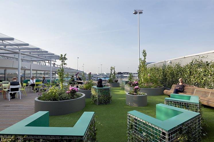 Airport Park в аеропорту Схіпхол, Нідерланди Airport Park в аеропорту Схіпхол, Нідерланди