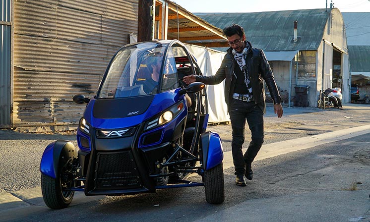 Двомісний триколісний електромобіль Arcimoto FUV надійшов у продаж