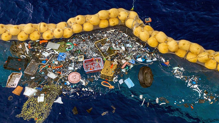 Система Ocean Cleanup приступила до розчищення Великого сміттєвої плями в Тихому океані Система Ocean Cleanup приступила до розчищення Великого сміттєвої плями в Тихому океані