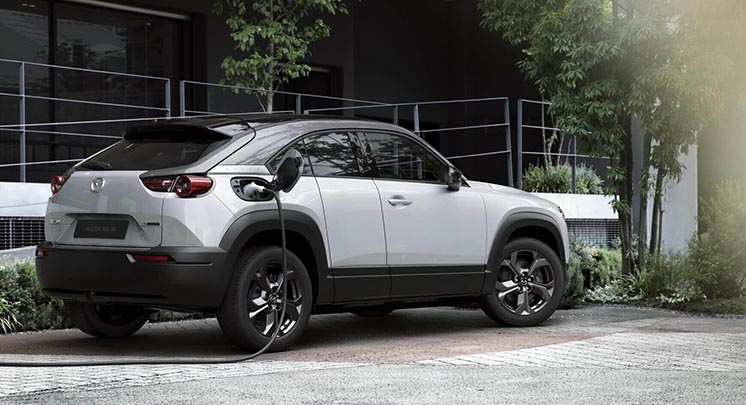 На Токійському автосалоні Mazda презентувала свій перший електромобіль MX-30 На Токійському автосалоні Mazda презентувала свій перший електромобіль MX-30