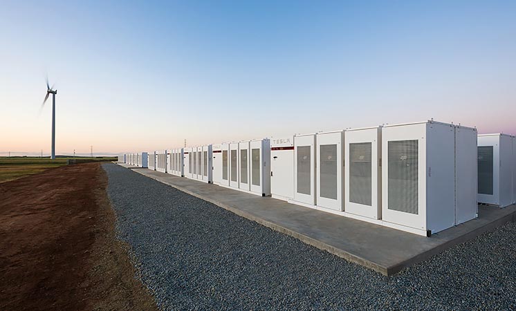 Tesla побудує на Алясці величезне сховище для відновлюваної енергії