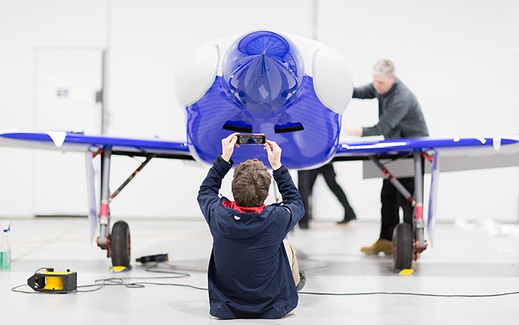 Roll-Royce представив найшвидший у світі електролітак Roll-Royce представив найшвидший у світі електролітак