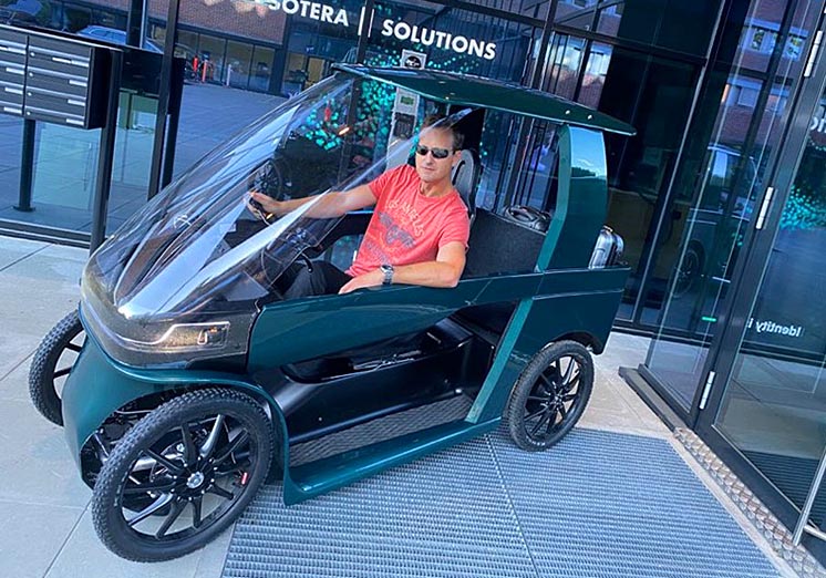 Car-eBike - новий гібрид електромобіля та велосипеда для міст майбутнього Car-eBike - новий гібрид електромобіля та велосипеда для міст майбутнього